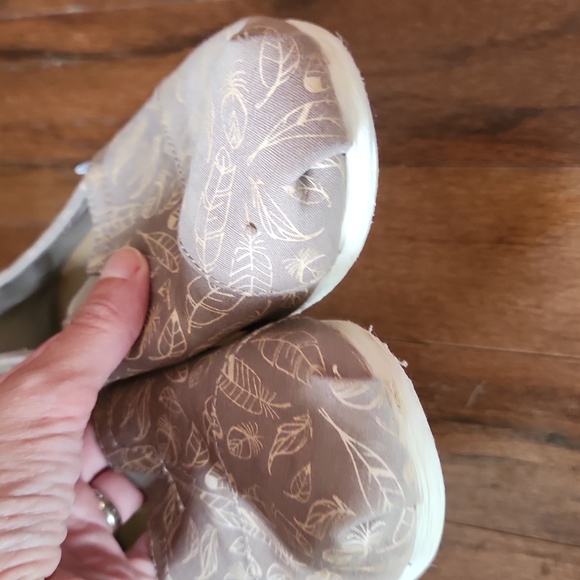 Tom's leaf print shoes - Picture 4 of 6